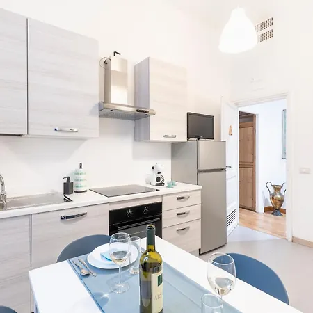 Hostly - Michelangelo Suite Midtown-Center Of Rome Exterior photo